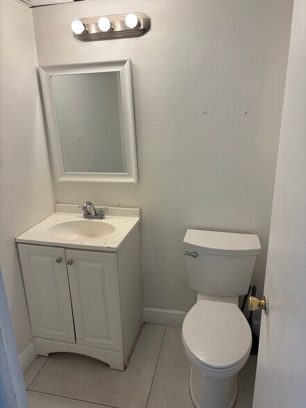 More Photos Of 1602-1626 S Cypress Rd, Pompano Beach Unknown For Lease