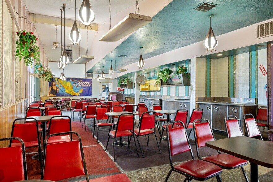 More Photos Of 276 Union Ave, Bakersfield Religious Facility For Sale