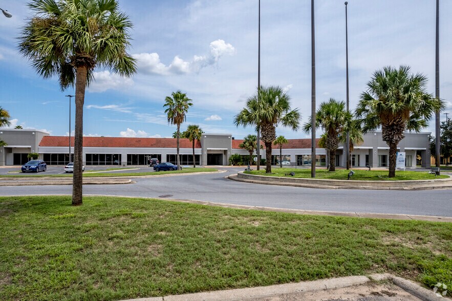 More Photos Of 1800 S Main St, McAllen Unknown For Lease
