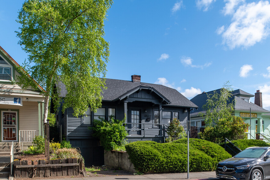 Primary Photo Of 3107 6th Ave, Tacoma Apartments For Sale