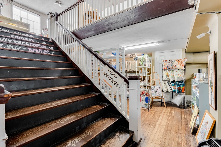 More Photos Of 114 S Woodland Blvd, Deland Storefront For Sale