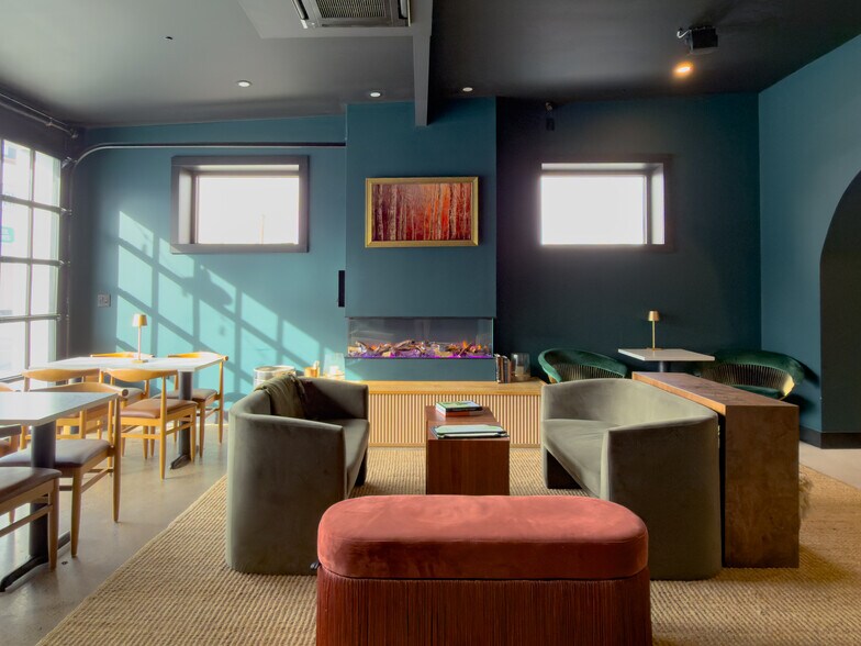 More Photos Of 601 7th Ave, Altoona General Retail For Sale