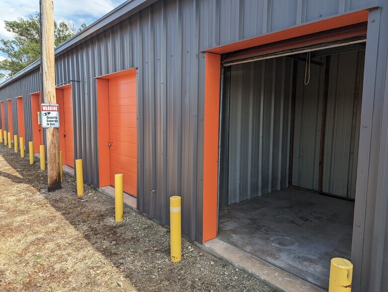 More Photos Of 1454 W 6th Ave, El Dorado Self Storage For Sale