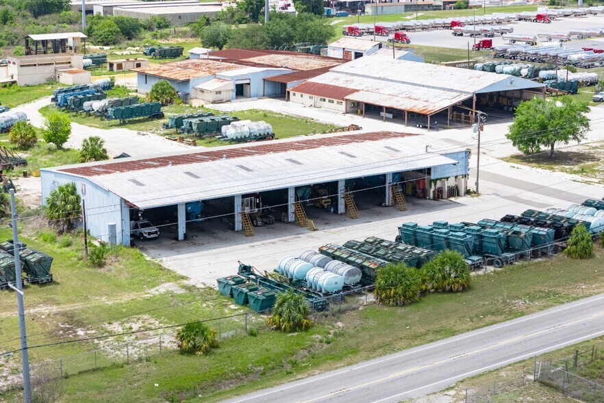 More Photos Of 100 Thornhill Rd, Auburndale Manufacturing For Sale