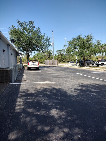 More Photos Of 17218 Toledo Blade Blvd, Port Charlotte Unknown For Lease