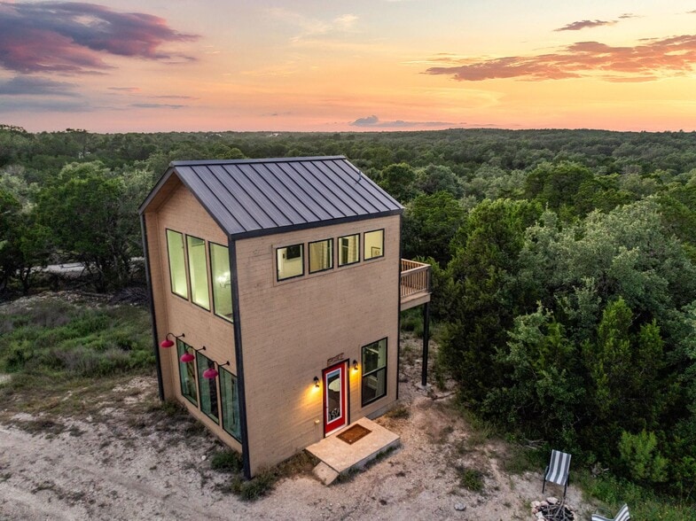 More Photos Of 5460 FM 2325, Wimberley Hotel For Sale