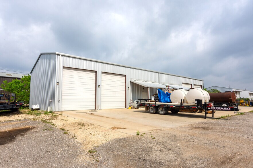 More Photos Of 2520 W Highway 290, Dripping Springs Light Manufacturing For Sale
