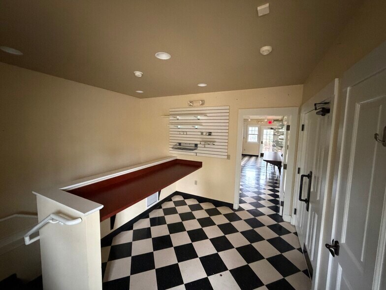 More Photos Of 15638 IN-23, Granger Freestanding For Lease