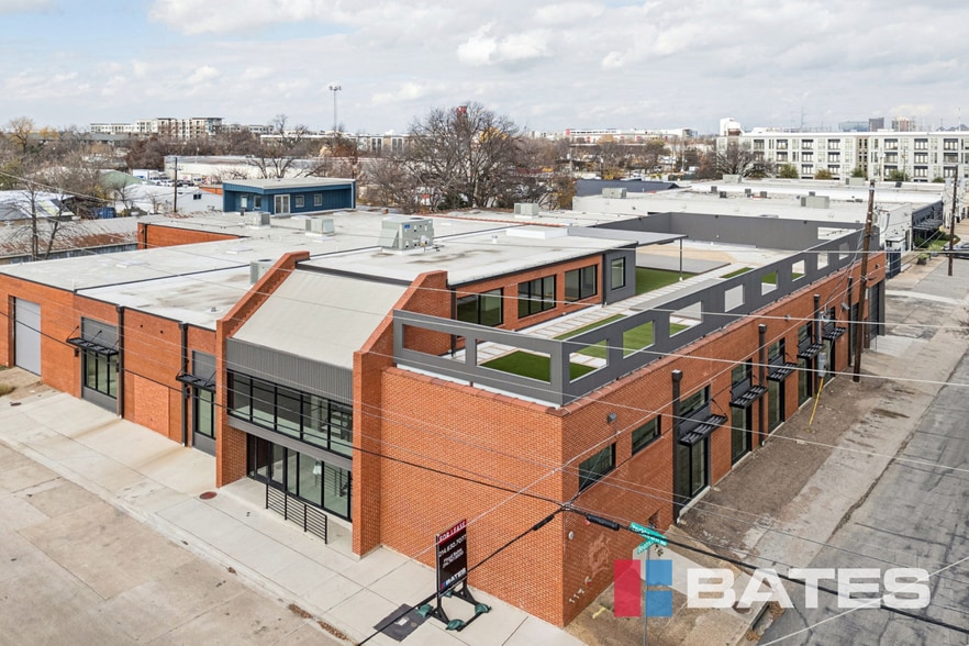 More Photos Of 131 Yorktown St, Dallas Showroom For Sale