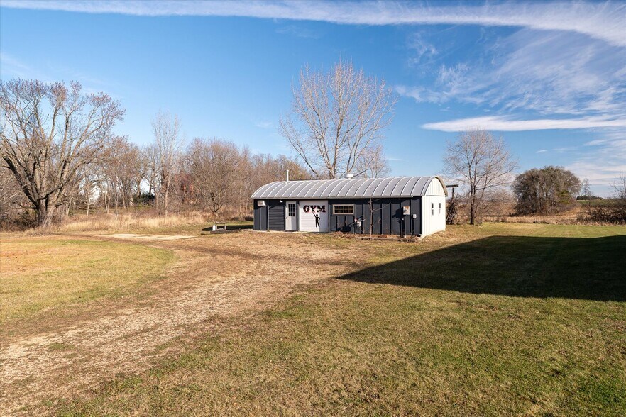 More Photos Of 703 Railroad Ave, Viroqua Office For Sale