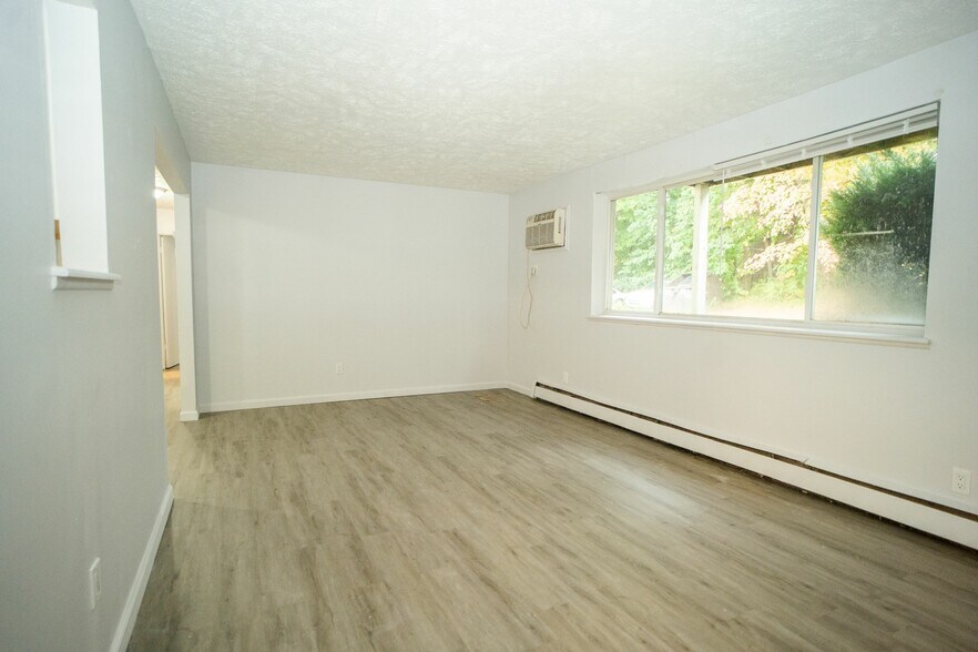 More Photos Of 1216 N Chestnut St, Lansing Apartments For Sale