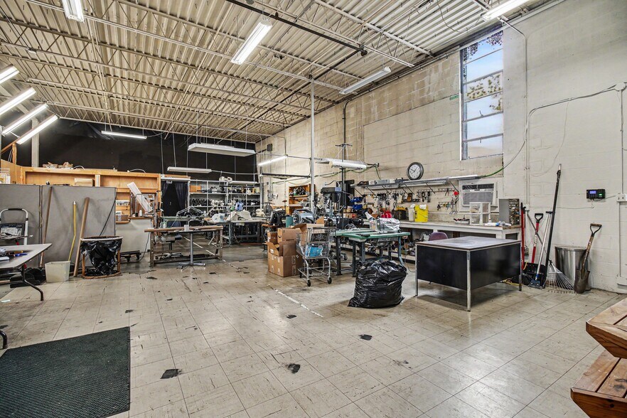 More Photos Of 600 Northland Blvd, Forest Park Warehouse For Sale