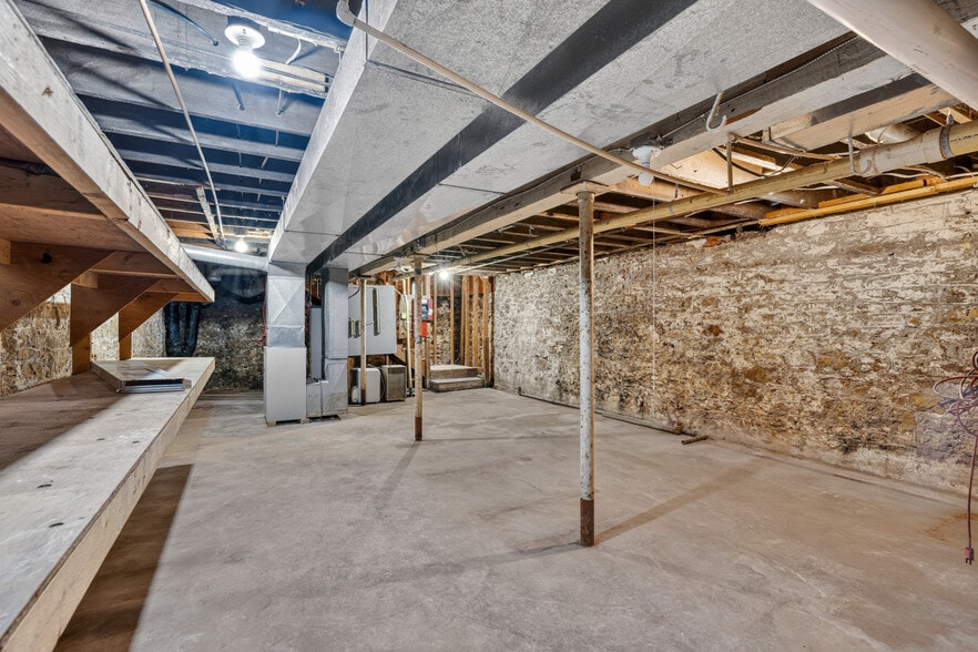 More Photos Of 407 Vermillion St, Hastings Office For Sale