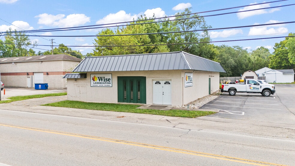 Primary Photo Of 105 Sycamore St, Medway Medical For Sale
