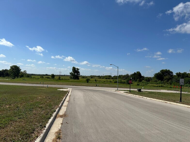 More Photos Of Silvermist Dr, Jarrell Land For Sale