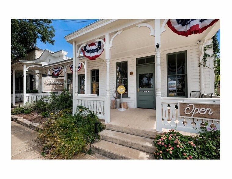 More Photos Of 632-636 High St, Comfort General Retail For Sale