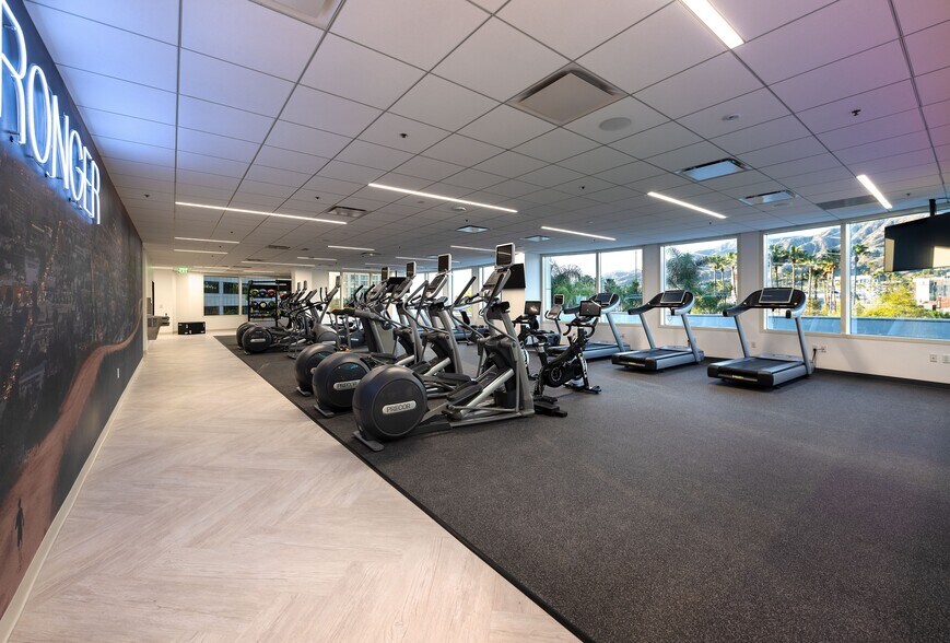 More Photos Of 800 N Brand Blvd, Glendale Office For Lease