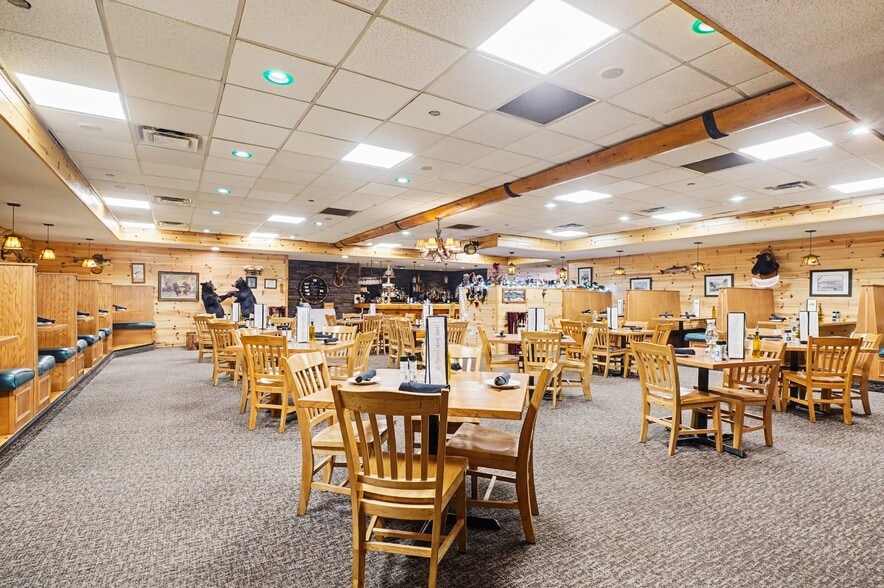 More Photos Of 1222 N US 23, East Tawas Restaurant For Sale