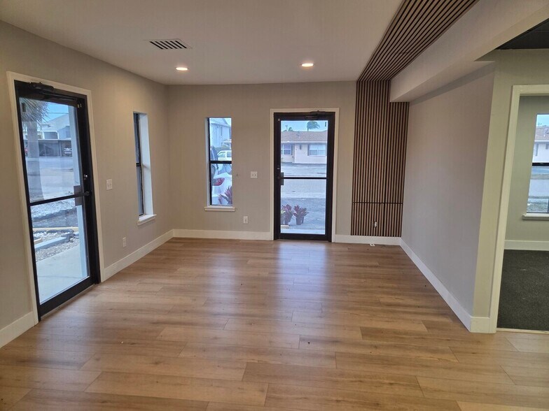 More Photos Of 1210 SE 46th Ln, Cape Coral Storefront Retail Office For Lease