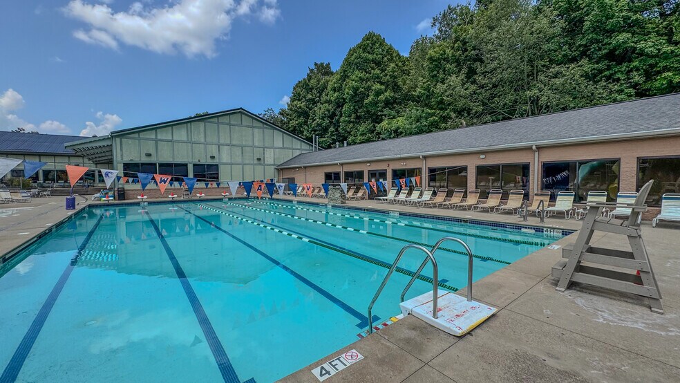 More Photos Of 5133 Darrow Rd, Hudson Health Club For Sale