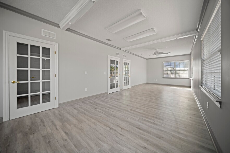 More Photos Of 6817 Southpoint Pky, Jacksonville Loft Creative Space For Lease