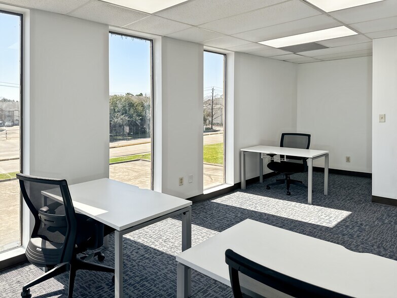 More Photos Of 606 Rollingbrook Dr, Baytown Coworking Space