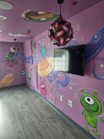 More Photos Of 108 S Pine St, Princeton Storefront Retail Office For Sale