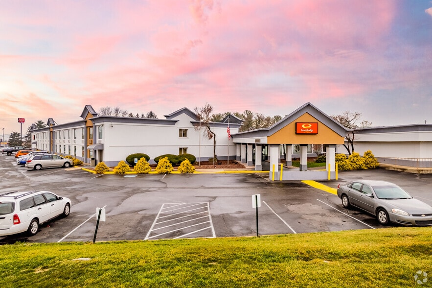 More Photos Of 1095 Wayne Ave, Chambersburg Hotel For Sale