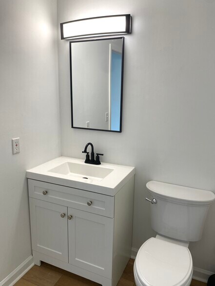 More Photos Of 8912 Stone Green Way, Louisville Office For Lease