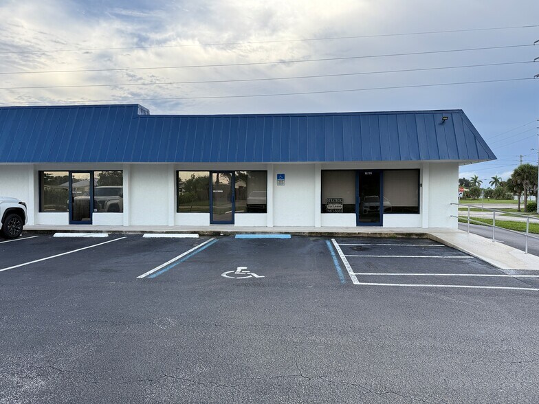 Primary Photo Of 10750-10778 SE Federal Hwy, Hobe Sound Medical For Lease