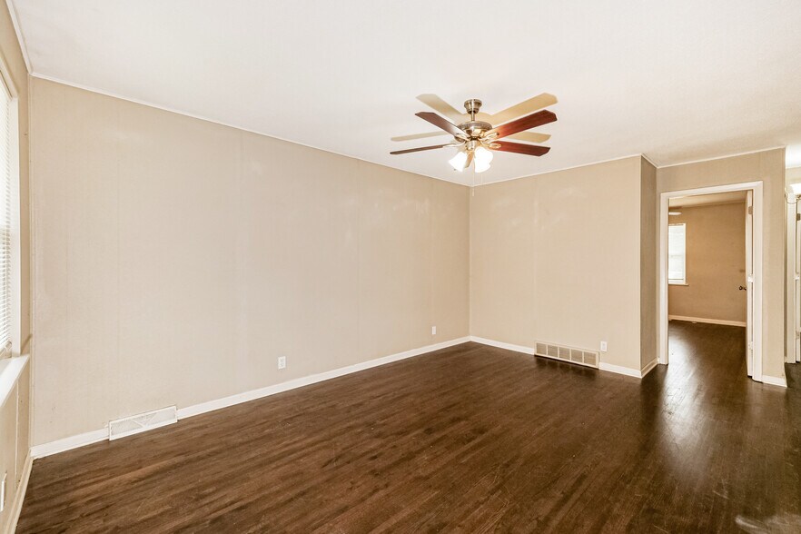 More Photos Of 1911 S Crescent Ave, Independence Multifamily For Sale