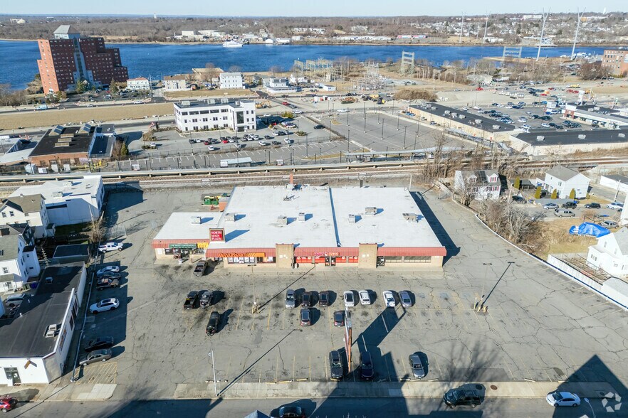 More Photos Of 870 N Main St, Fall River Freestanding For Lease