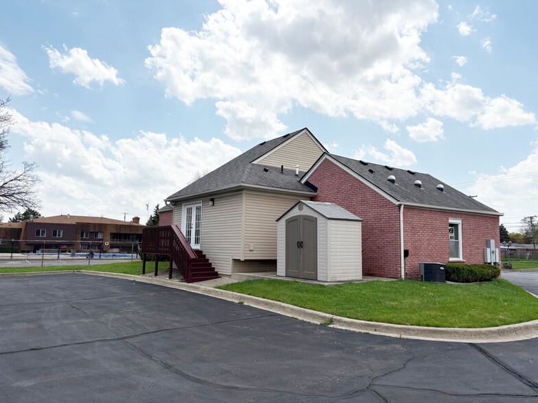 More Photos Of 31500 Schoenherr Rd, Warren Medical For Sale