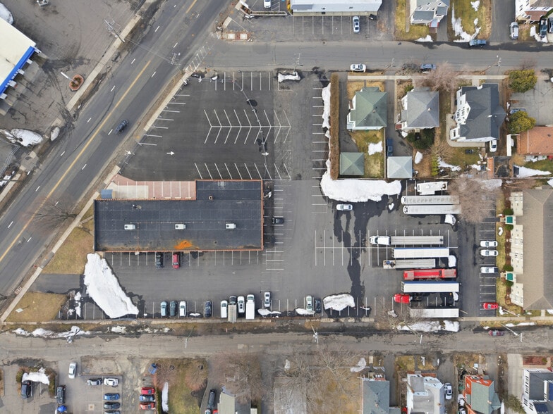 More Photos Of 1004-1020 Memorial Ave, West Springfield Flex For Lease