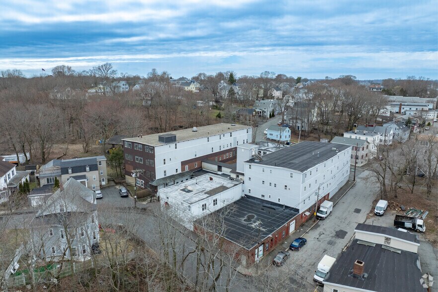 More Photos Of 16-18 Proctor St, Salem Warehouse For Lease