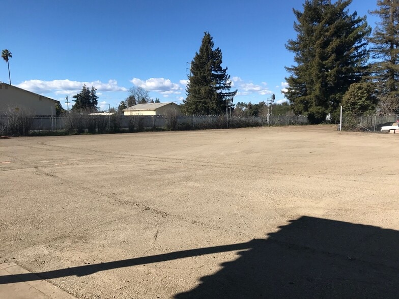 More Photos Of 109 Chestnut St, Santa Rosa Warehouse For Sale