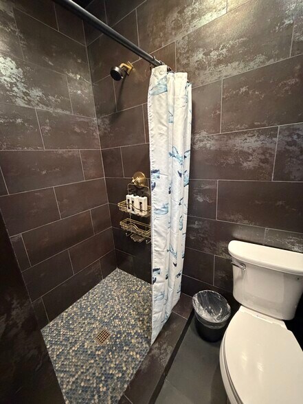 More Photos Of 402 Hyde Park Blvd, Houston Multifamily For Sale