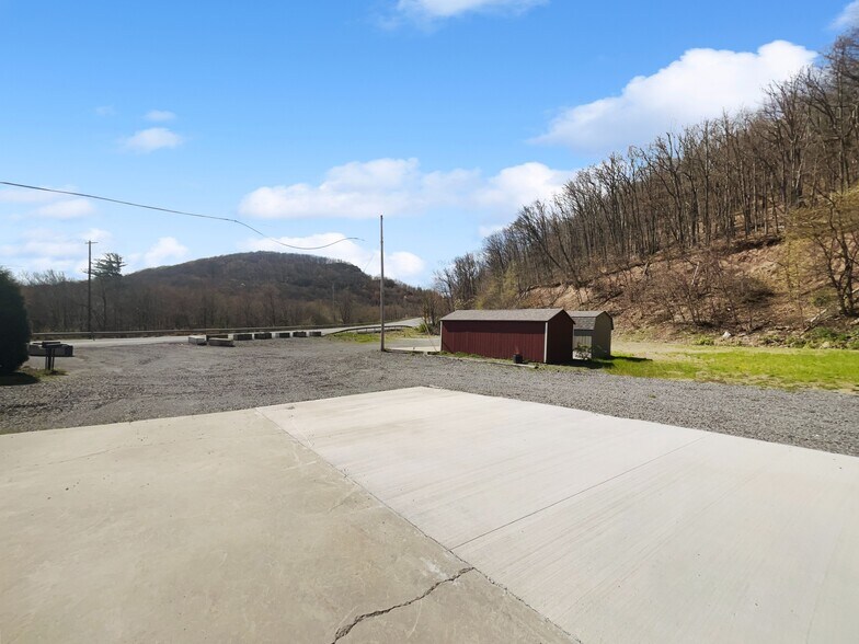 More Photos Of 794 Claremont Ave, Tamaqua General Retail For Sale