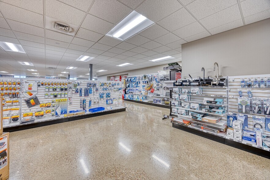 More Photos Of 3928 Tri Hill Frontage Rd, Great Falls Auto Dealership For Sale