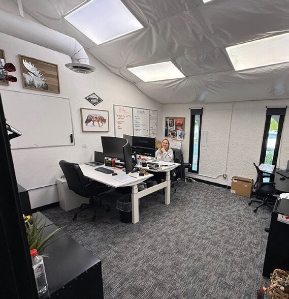 More Photos Of 4112 E Indian School Rd, Phoenix Flex For Sale