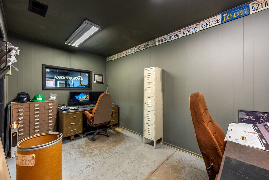 More Photos Of 397 E Evan Hewes Hwy, El Centro Auto Repair For Sale