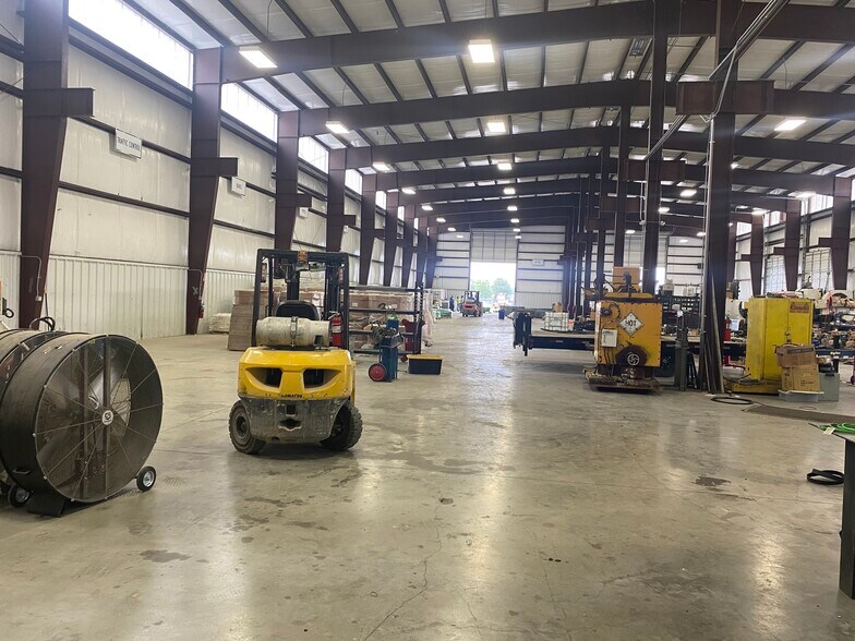 More Photos Of 105 Riley Rd, Houston Warehouse For Lease