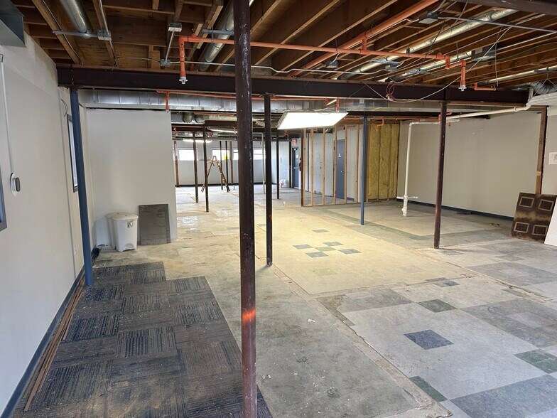 More Photos Of 325 E Centre Rd, Portage Office For Lease