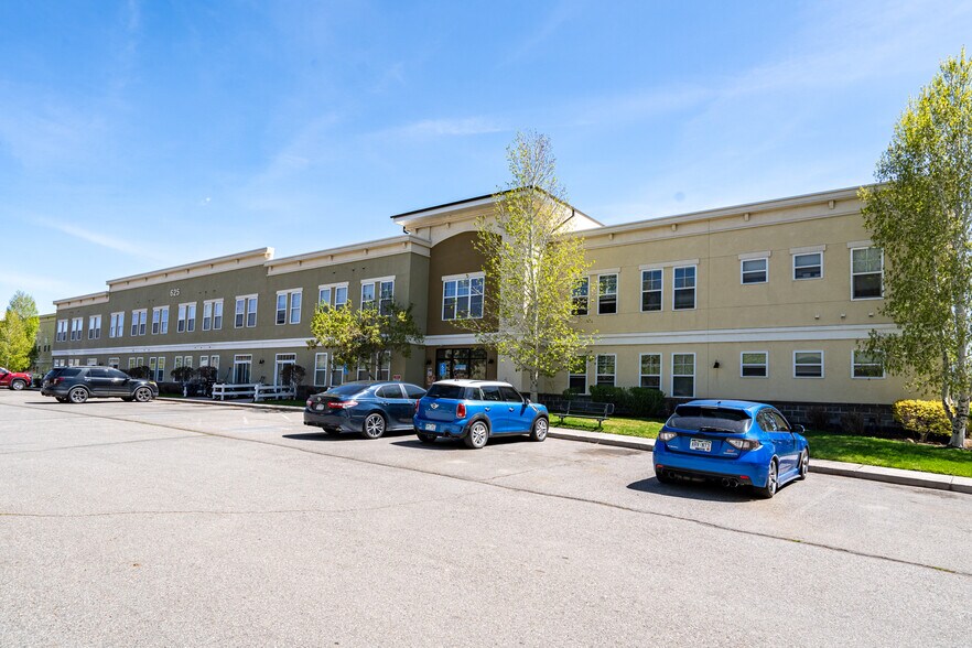 More Photos Of 625 Red Table Dr, Gypsum Apartments For Sale