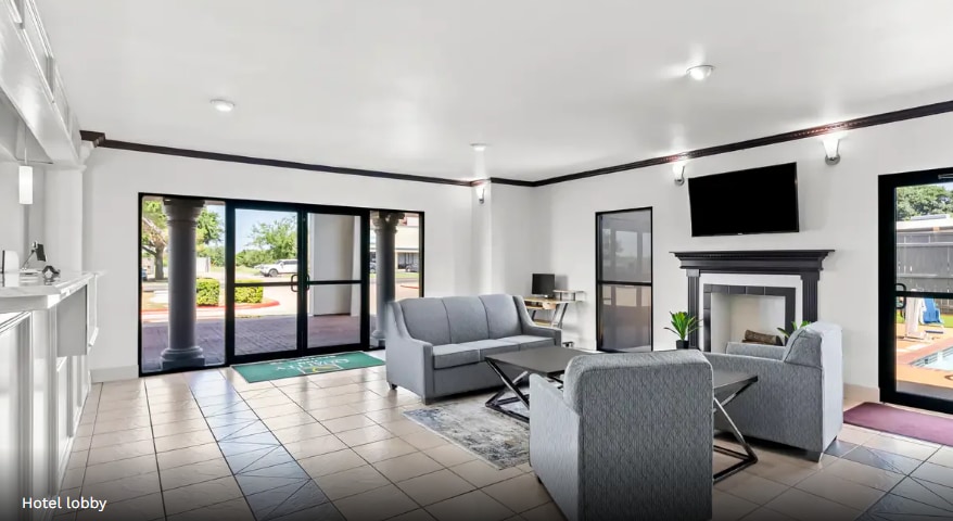 More Photos Of 106 Hasler Blvd, Bastrop Hotel For Sale