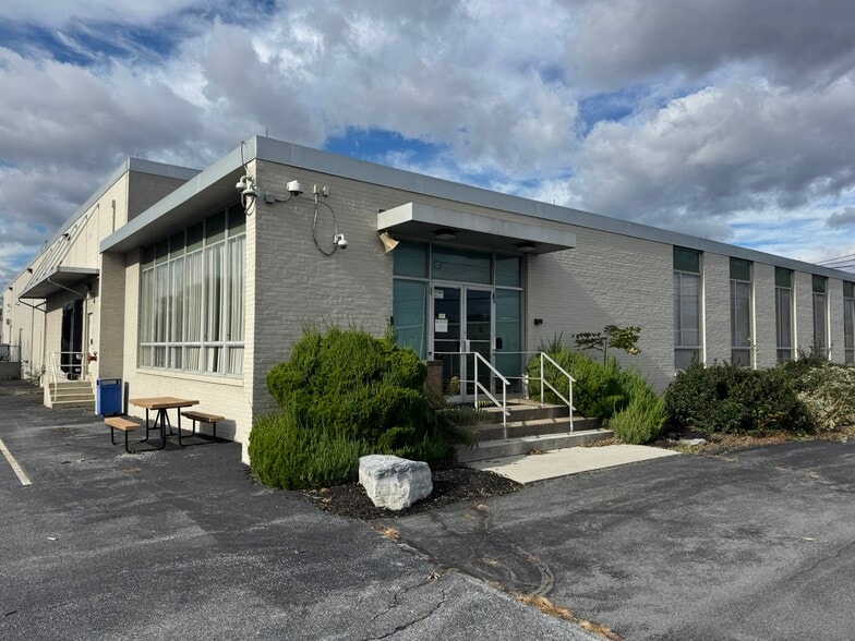 More Photos Of 433 Railroad Ave, Shiremanstown Industrial For Lease