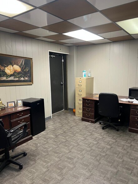More Photos Of 2351 Hubbard Rd, Macon-Bibb Warehouse For Lease