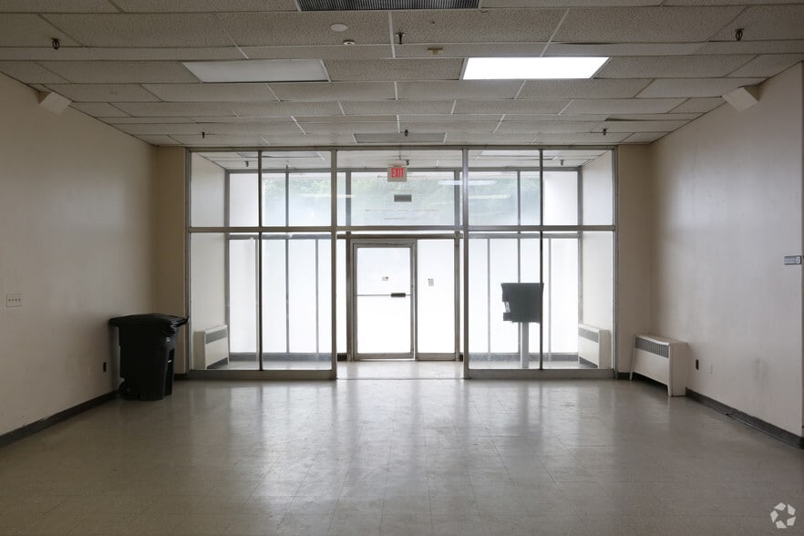 More Photos Of 545 N Arlington Ave, Bloomfield Manufacturing For Lease