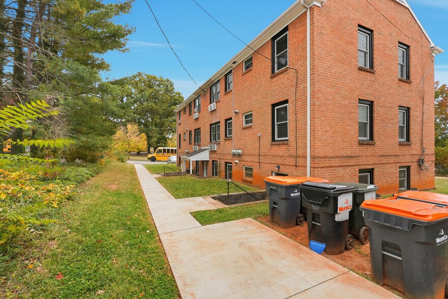 More Photos Of 1200 Liggates Rd, Lynchburg Apartments For Sale