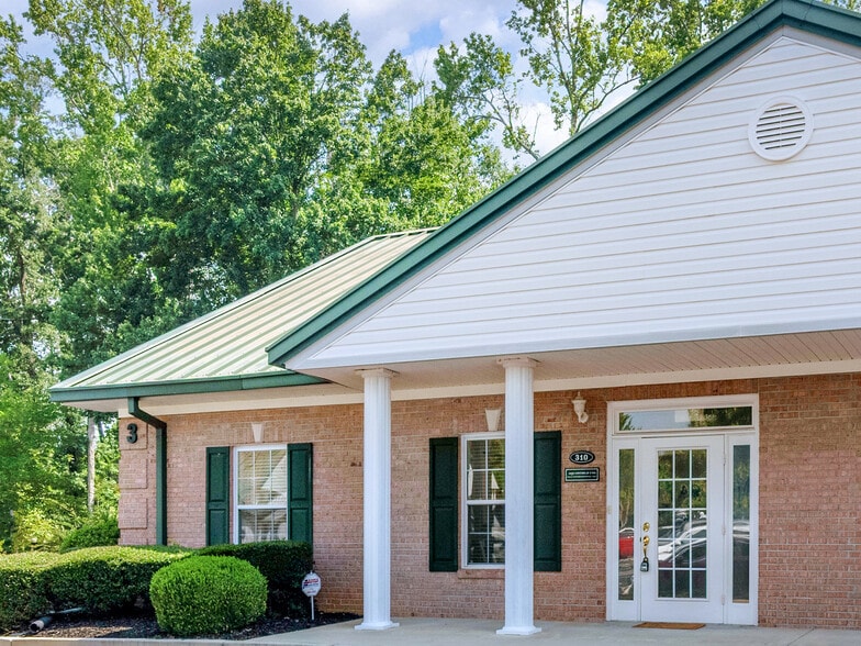 More Photos Of 2336 Wisteria Dr, Snellville Medical For Sale
